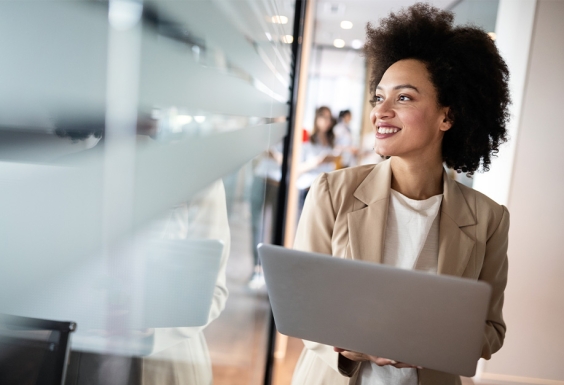 employee with a laptop